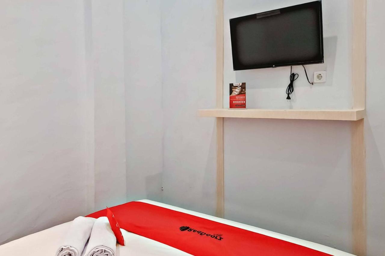 Hotel Reddoorz Cbd Polonia Medan