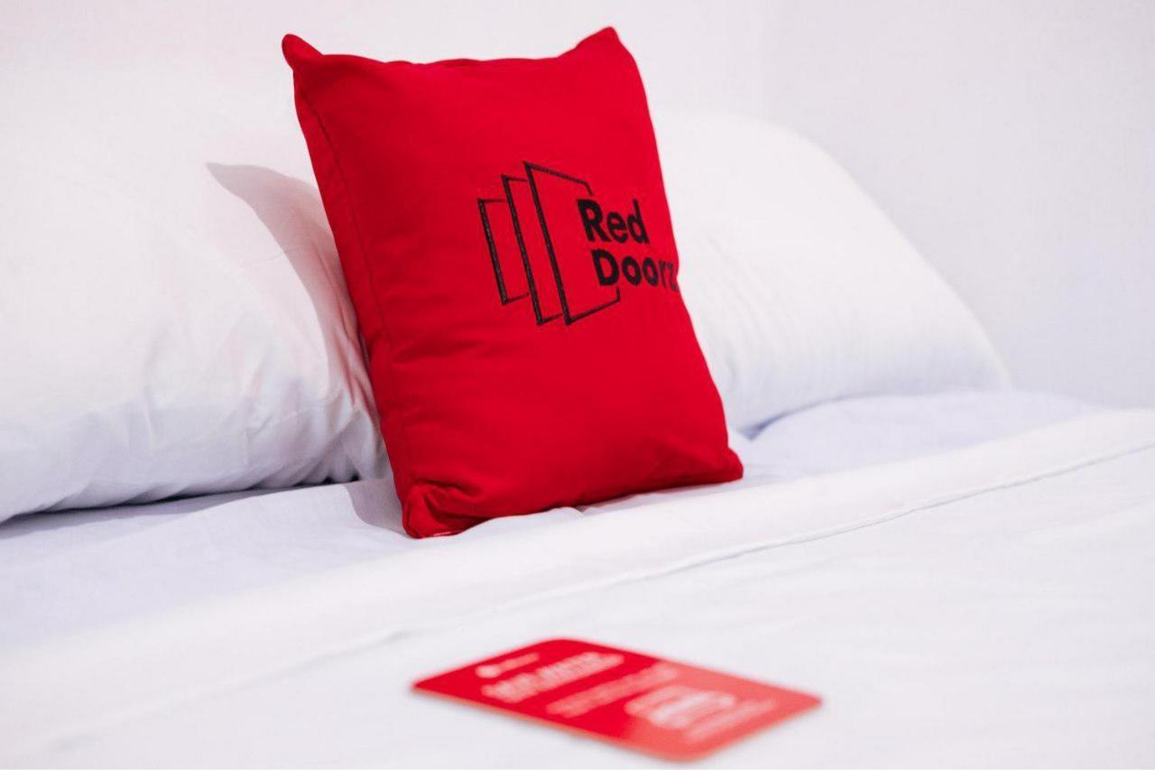 Hotel Reddoorz Cbd Polonia Medan